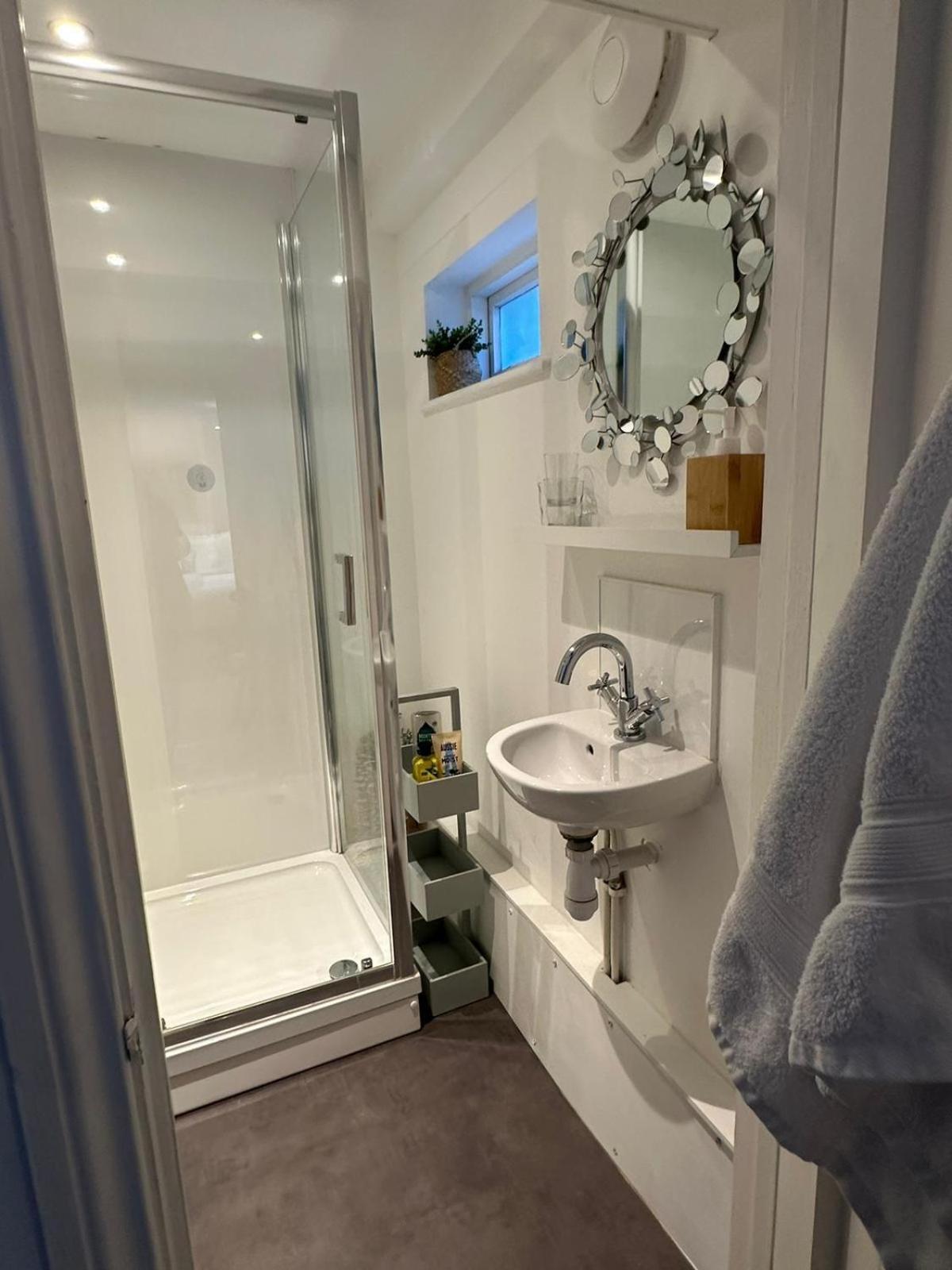 Town Centre Apartment With Hot Tub Челтнъм Екстериор снимка