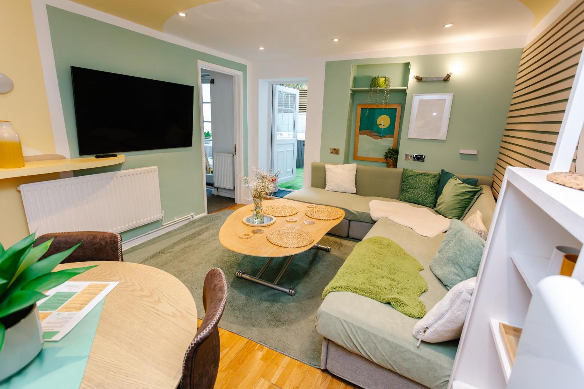 Town Centre Apartment With Hot Tub Челтнъм Екстериор снимка