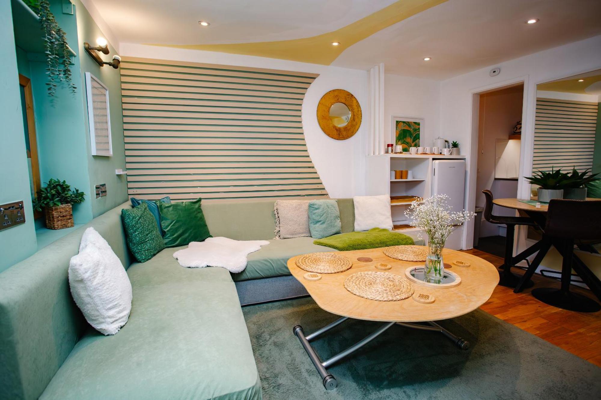 Town Centre Apartment With Hot Tub Челтнъм Екстериор снимка